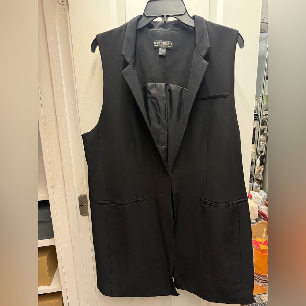 Forever 21 Plus Black Long Sleeveless Vest